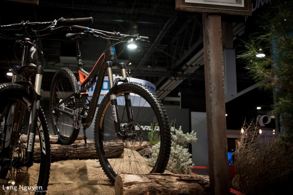 , 2013  Specialized Enduro, Stumpjumper EVO 26 and 29er, S-Works, Videos and More